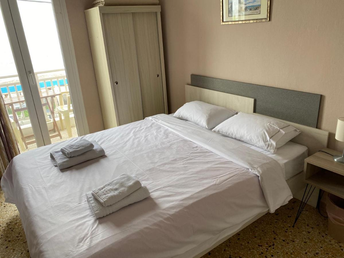 Sunset View Rooms 阿吉亚特拉萨 外观 照片