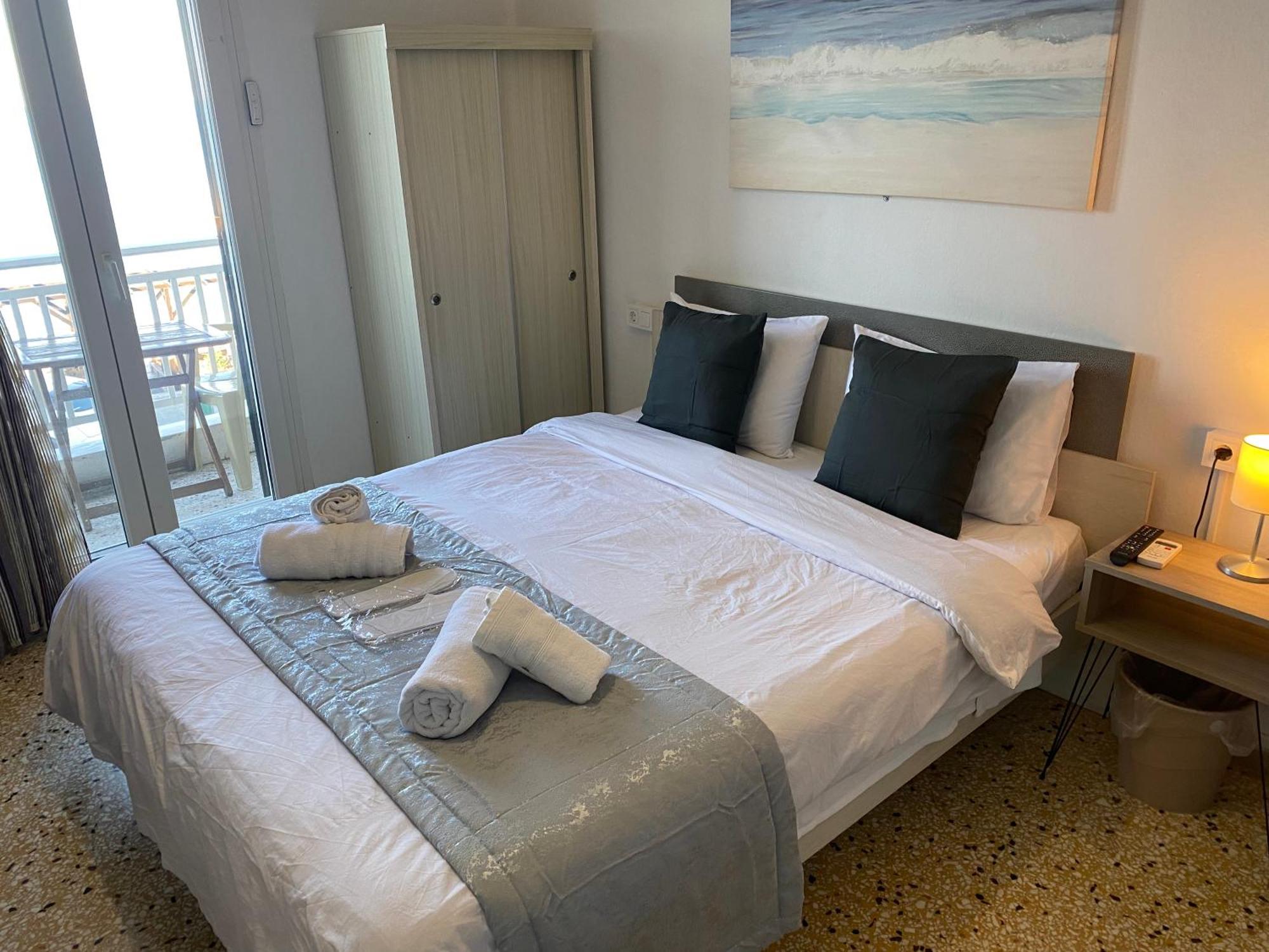 Sunset View Rooms 阿吉亚特拉萨 外观 照片
