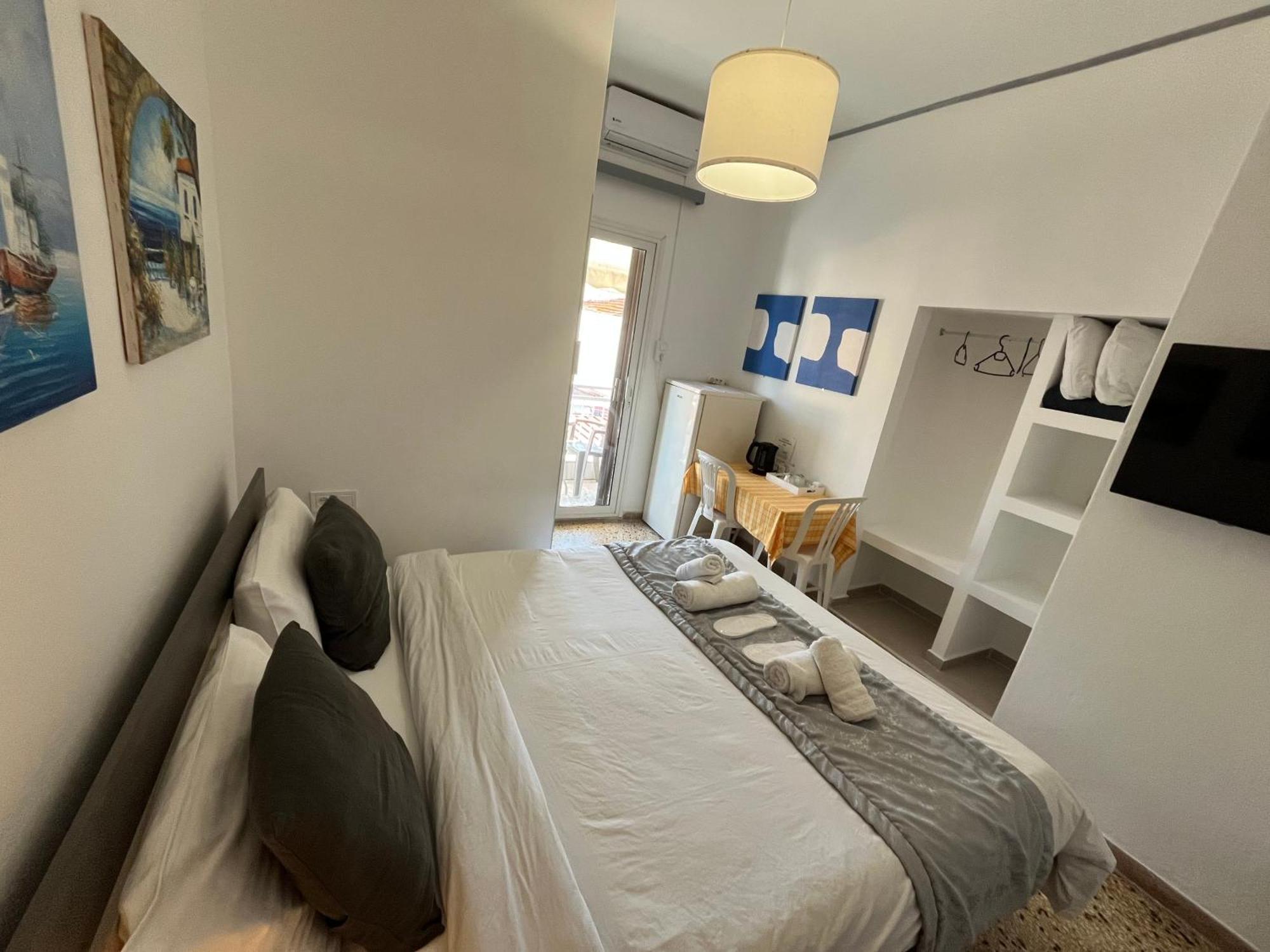 Sunset View Rooms 阿吉亚特拉萨 外观 照片